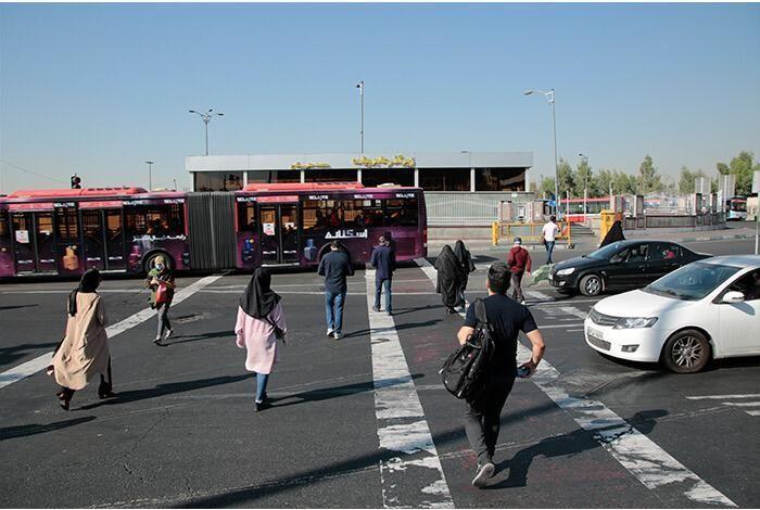 خبرنگاران شهردار منطقه 5: دسترسی غیر همسطح به ایستگاه BRT خبرنگاران شهردار منطقه 5: دسترسی غیر همسطح به ایستگاه BRT جناح فراهم می گردد