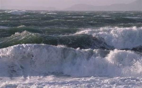 افزایش ارتفاع موج تا 1، 5 متر در دریای شمال و جنوب کشور
