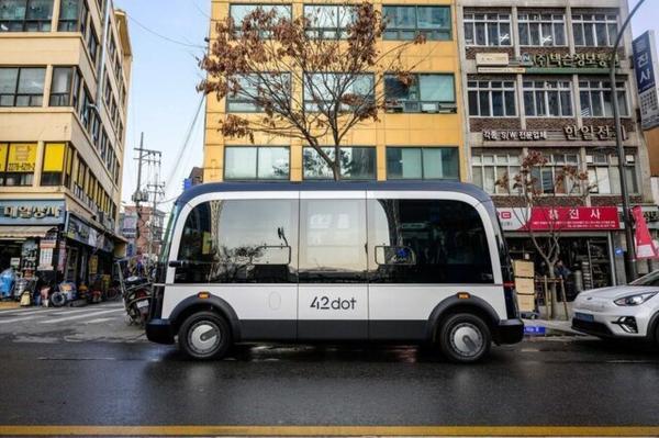 تصاویر اتوبوس بدون راننده جالب در خیابان های سئول