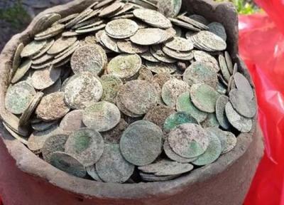 عکس هایی نایاب از کشف گنج کوزه ای در جنگل